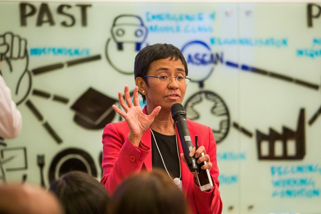 La Journaliste Maria Ressa Reçoit Le Prix Nobel De La Paix Pour Sa ...