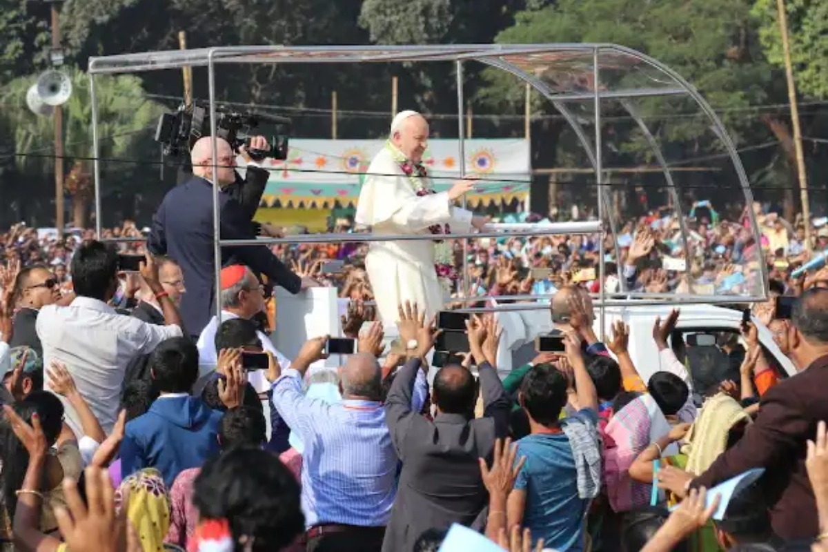 Dix Années De Paroles Du Pape François Aux Peuples Asiatiques ...