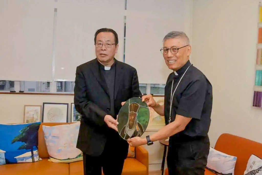 Visite historique de l’archevêque de Pékin dans le diocèse de Hong-Kong ...